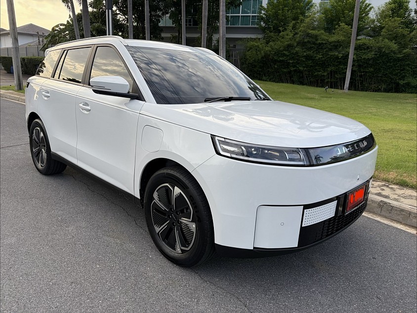 Jaecoo 5 EV white